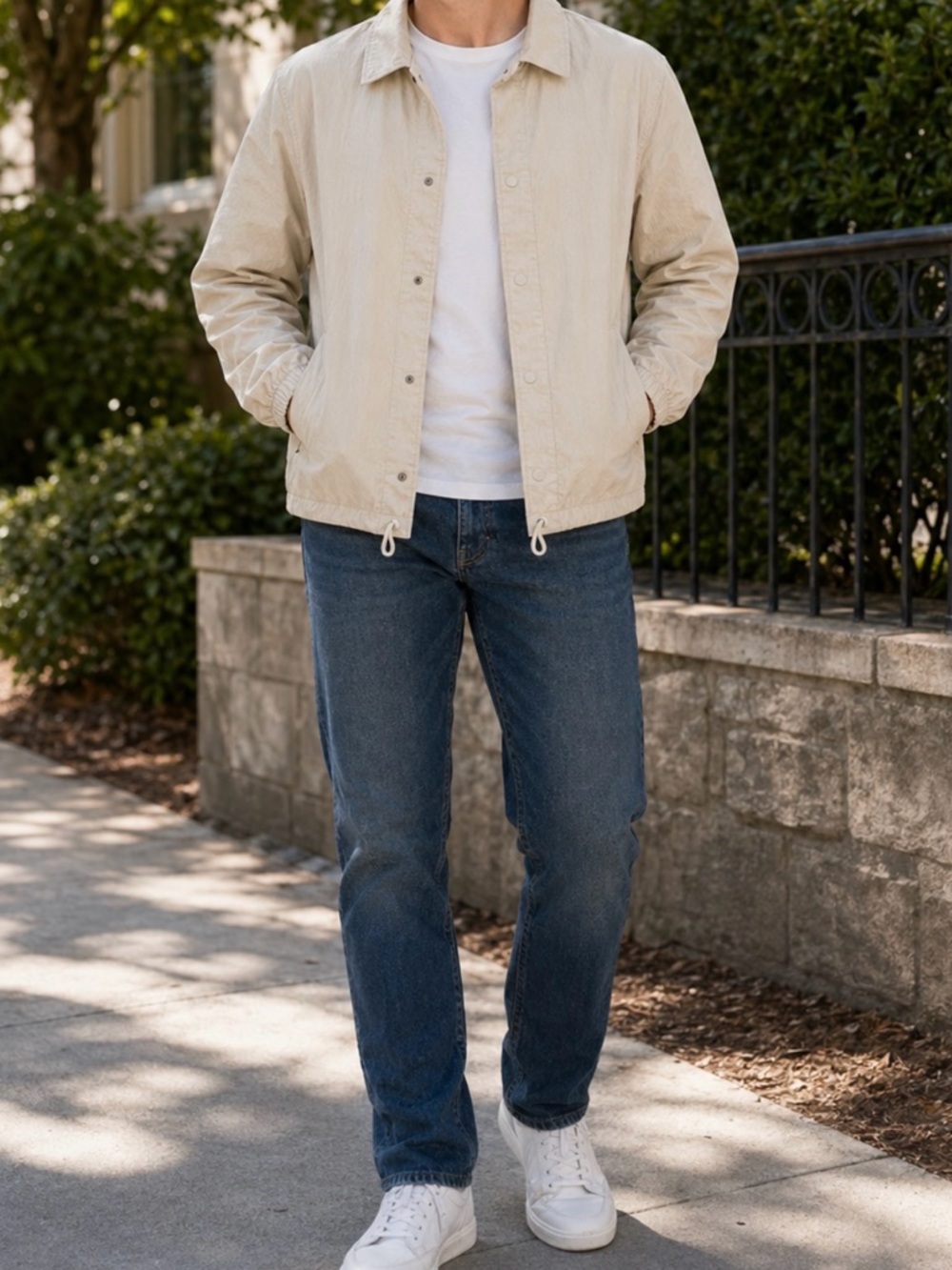 Old Navy Men’s Tan Lightweight Windbreaker Jacket Drawstring Hem Small